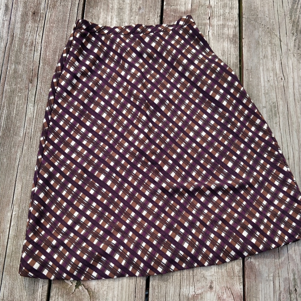 Flat front flattering A line plaid skirt